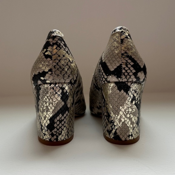 Steve Madden “Savy” Pointed Toe snake Print Block Heels in Gold | NWT (Size 7) - Picture 5 of 8
